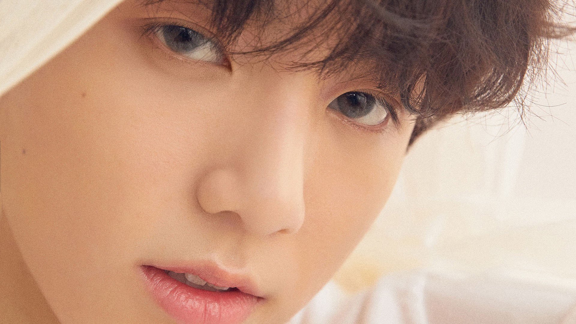 AYX官网-切尔西主场大胜对手，继续追逐领头羊，切尔西最新比赛