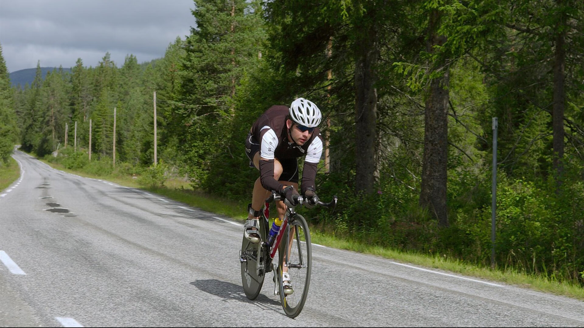 爱游戏 电竞-苏炳添为青少年田径赛事助阵，苏炳添少年记录